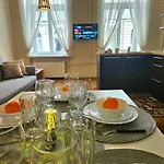 Avocado Old Town Spacious Near Dome Square * ريغا