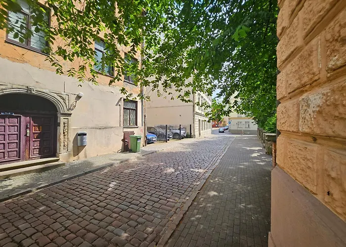 Dzīvoklis Avocado Old Town 2br Spacious Near Dome Square Riga