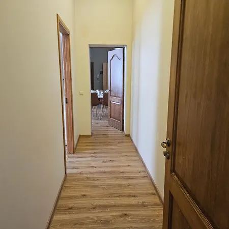 Avocado Old Town 2br Spacious Near Dome Square *