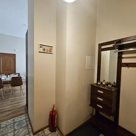 Apartment Avocado Old Town 2br Spacious Near Dome Square *